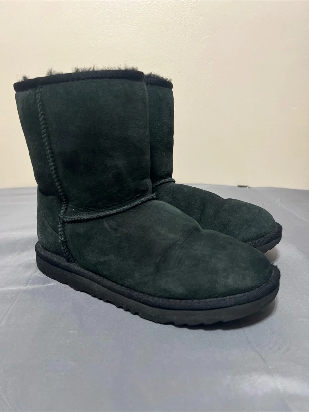 UGG Classic Green Shearling Lined Mid-Calf Boots Black Men’s Size 6